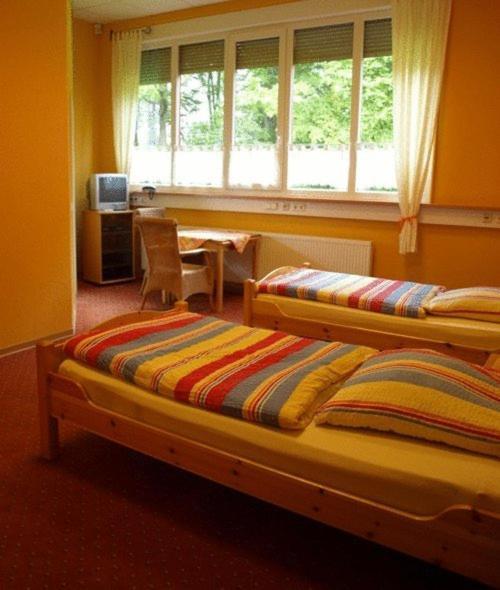 Econo Motel Goelzer Buchenbeuren Bagian luar foto