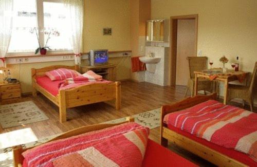 Econo Motel Goelzer Buchenbeuren Bagian luar foto