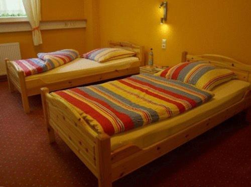 Econo Motel Goelzer Buchenbeuren Bagian luar foto